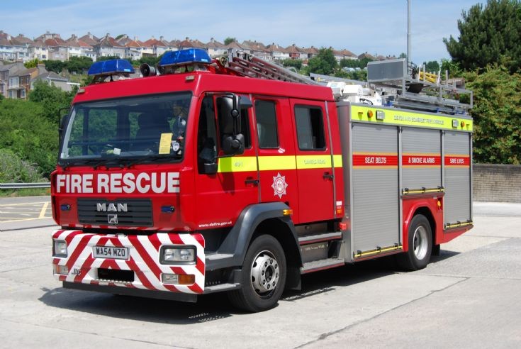 Fire and ambulance crews attend two-car collision on A382 in Wray ...