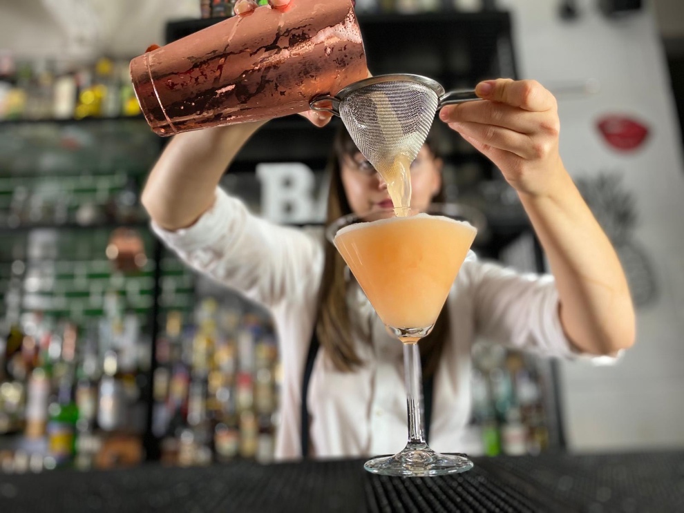 Top 3 reasons you need to hire a bartender  for private  